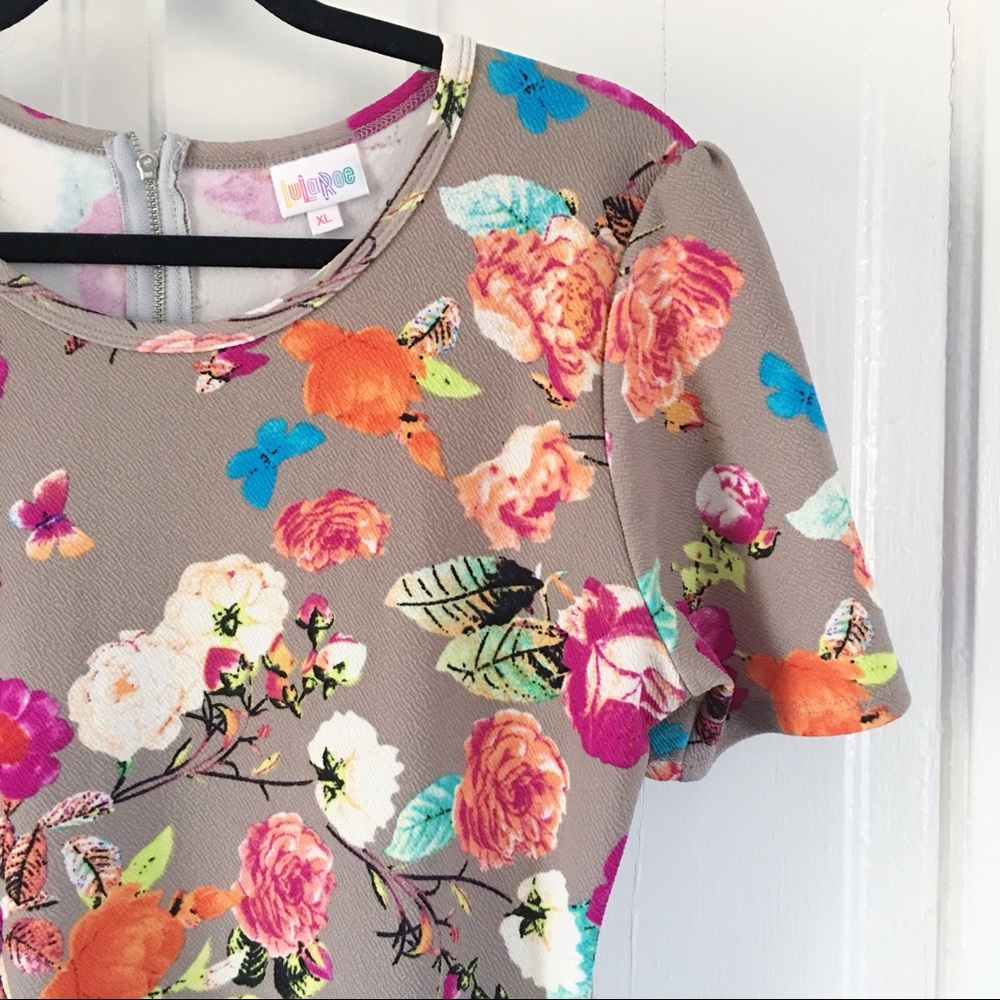 THE LuLaRoe Amelia Dress. EEUC. Floral.